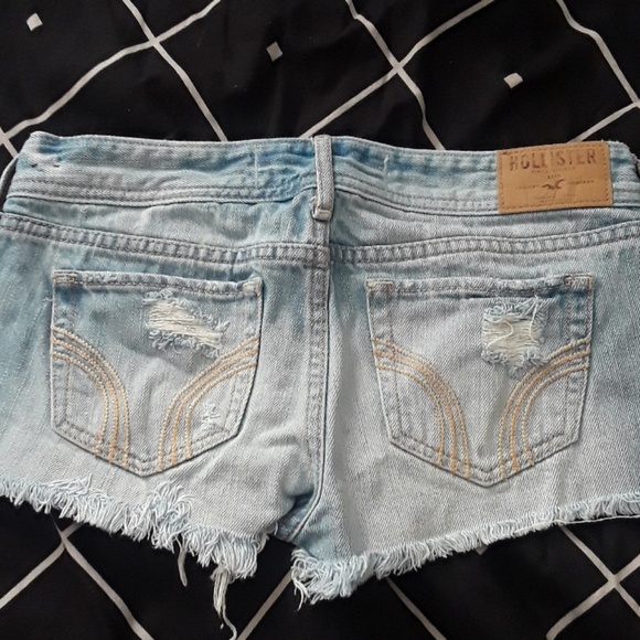Hollister Ripped Shorts - Picture 5 of 5